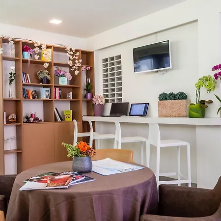 拉尔拉别墅酒店 酒店