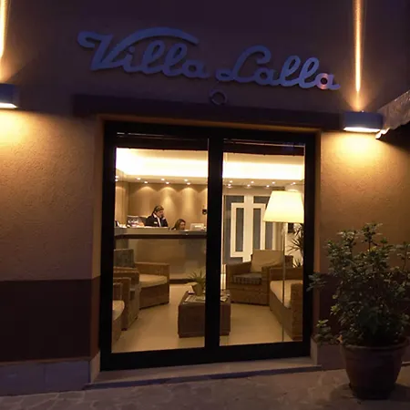 拉尔拉别墅酒店 3* 里米尼